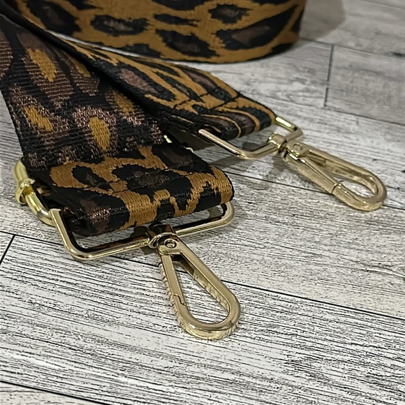 Brown animal pattern replacement purse strap with gold hardware - Picture 2 of 3